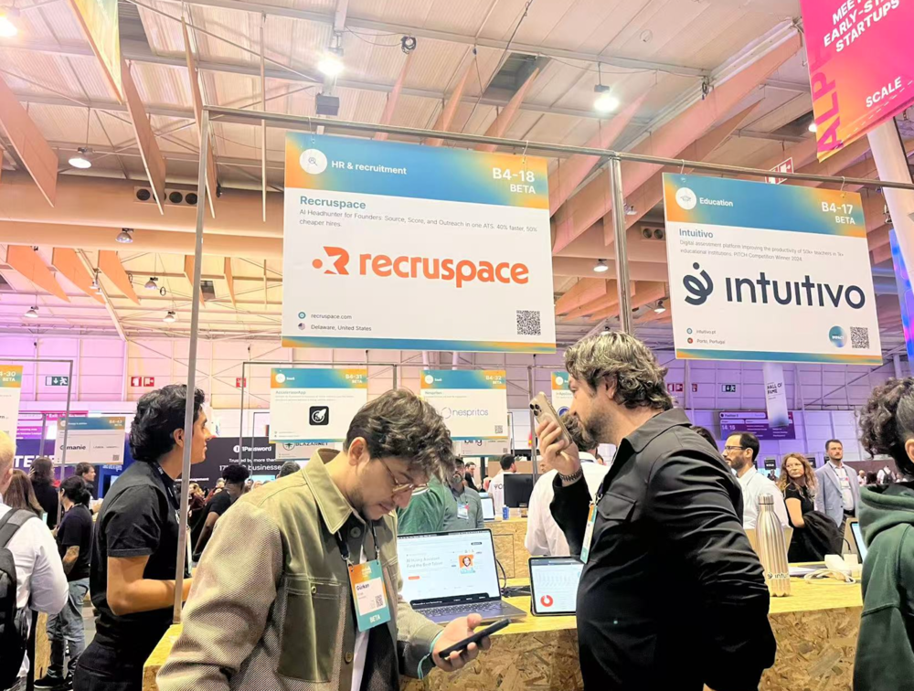 欧陆平台登录：在全球最大的科技峰会现场，他们用DeepSeek养出迷你“独角兽”