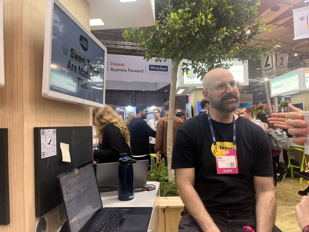 欧陆平台登录：在全球最大的科技峰会现场，他们用DeepSeek养出迷你“独角兽”